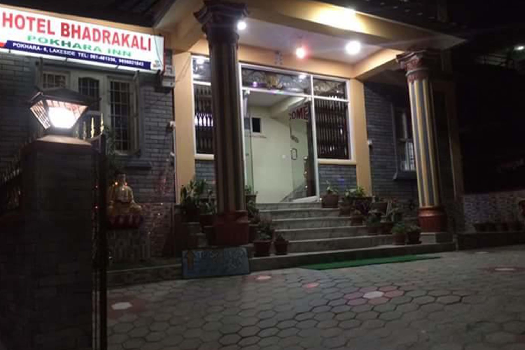 Hotel Bhadrakali Pokhara Inn Eksteriør billede